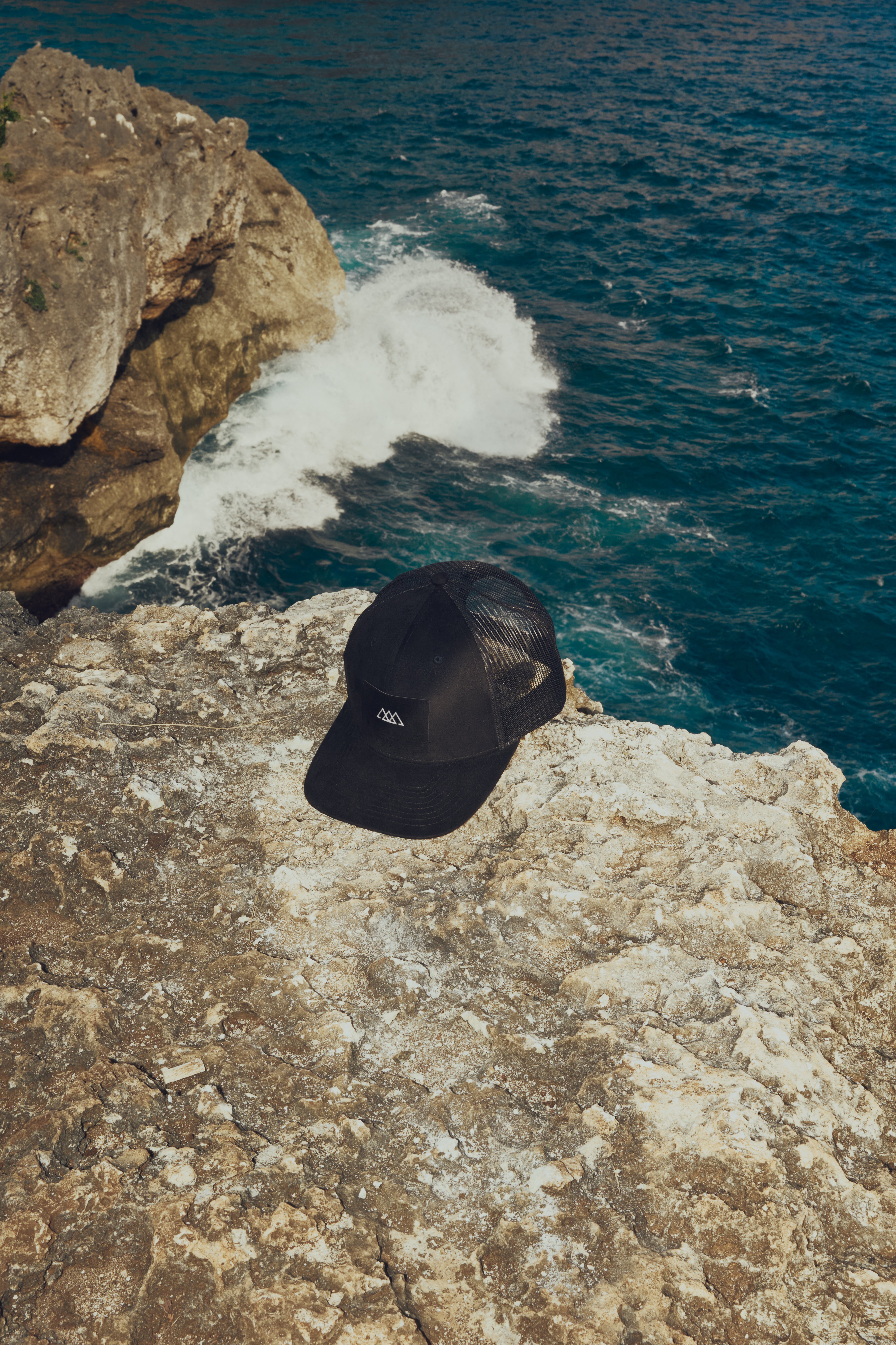 The Heat Alcantara® Cap - Black / Black