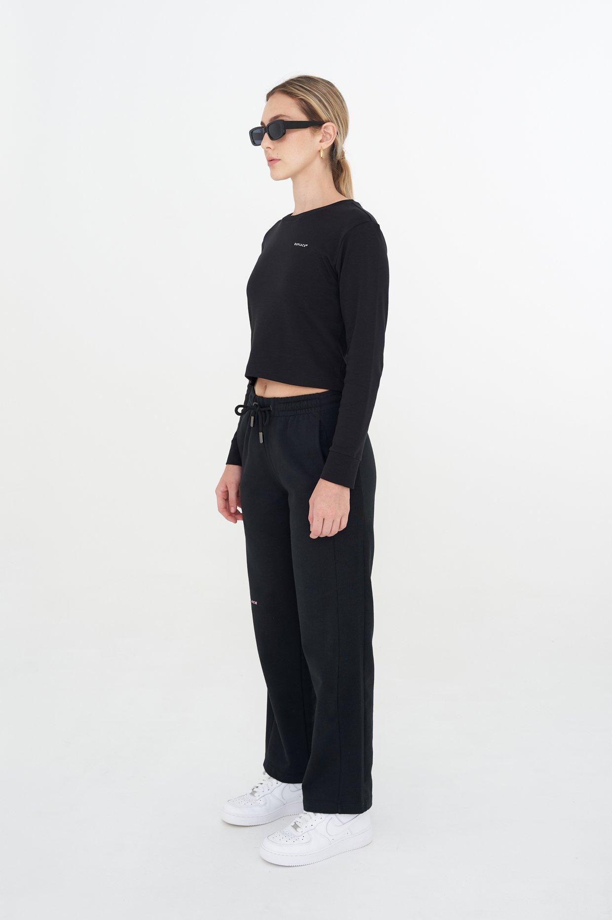 Novita Tee - Jet Black - DSPLACE