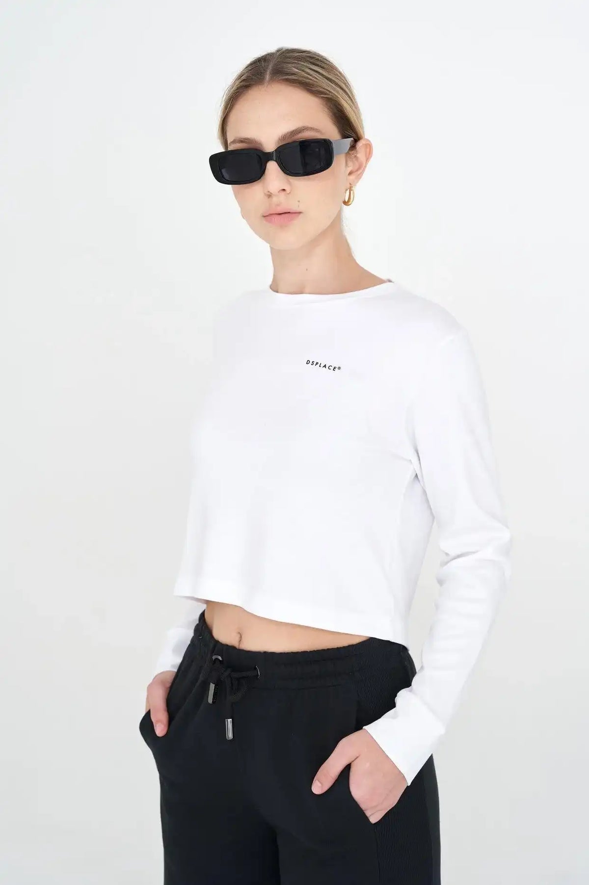 Novita Tee - Salt White - DSPLACE